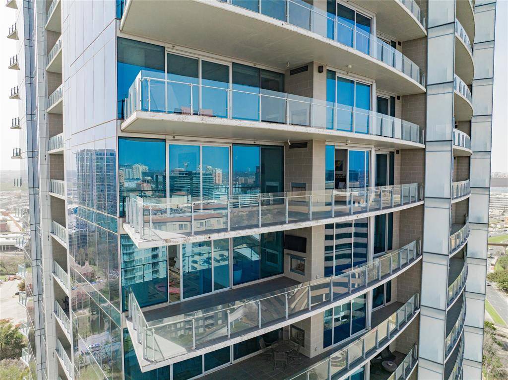 Dallas, TX 75201,3130 N Harwood Street #2006