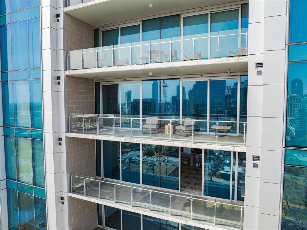 Dallas, TX 75201,3130 N Harwood Street #2006