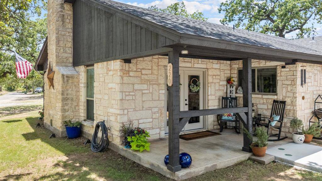 Springtown, TX 76082,220 S Ash Terrace