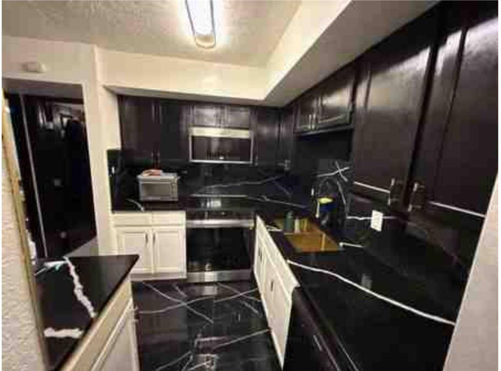 Dallas, TX 75243,9823 Walnut Street #107