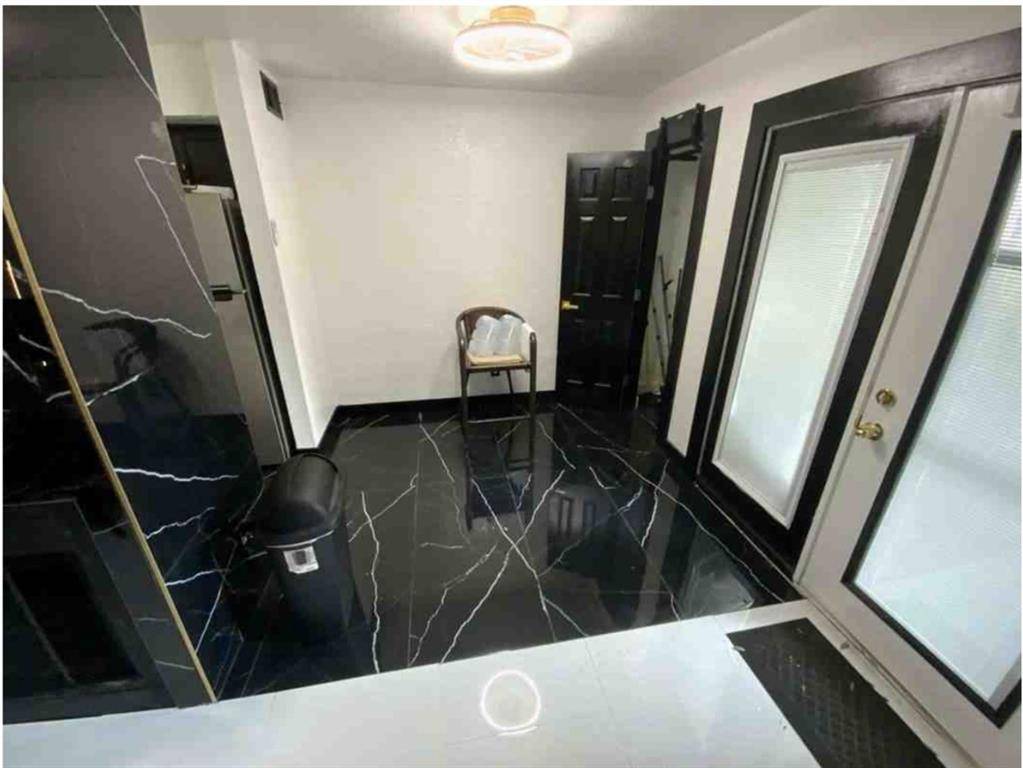 Dallas, TX 75243,9823 Walnut Street #107