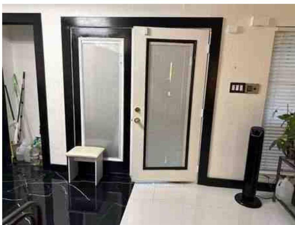 Dallas, TX 75243,9823 Walnut Street #107