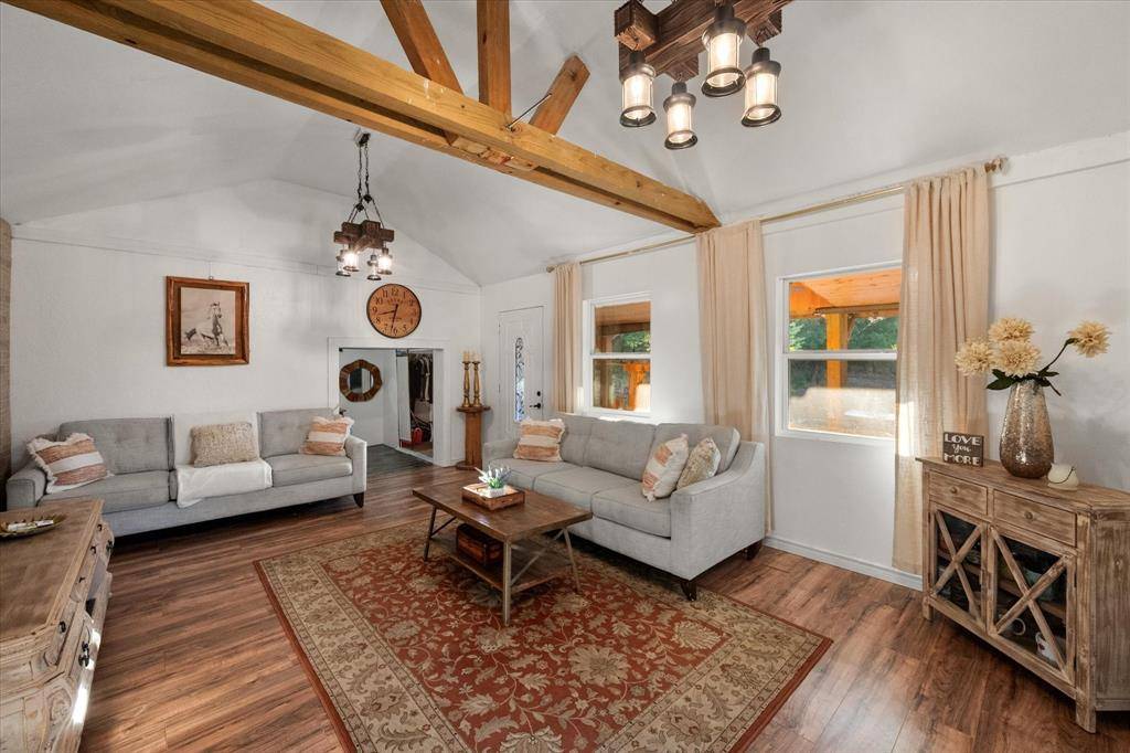 Teague, TX 75860,734 Interstate 45 S