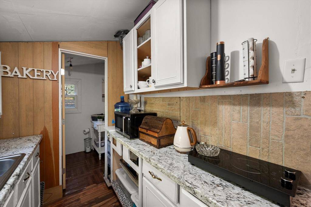 Teague, TX 75860,734 Interstate 45 S