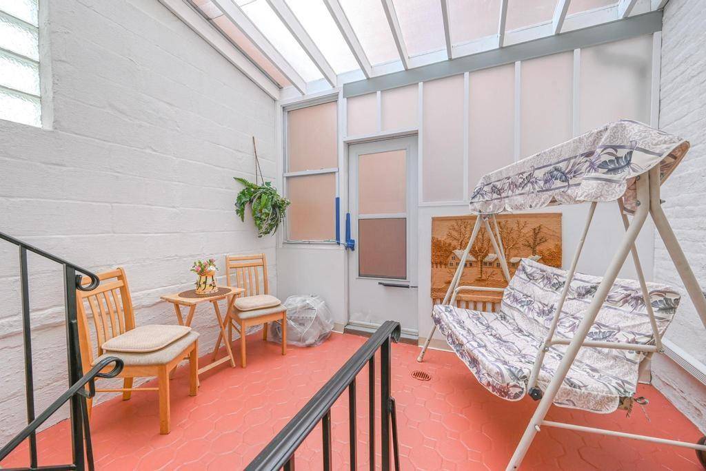 Brooklyn, NY 11220,522 Bay Ridge AVE