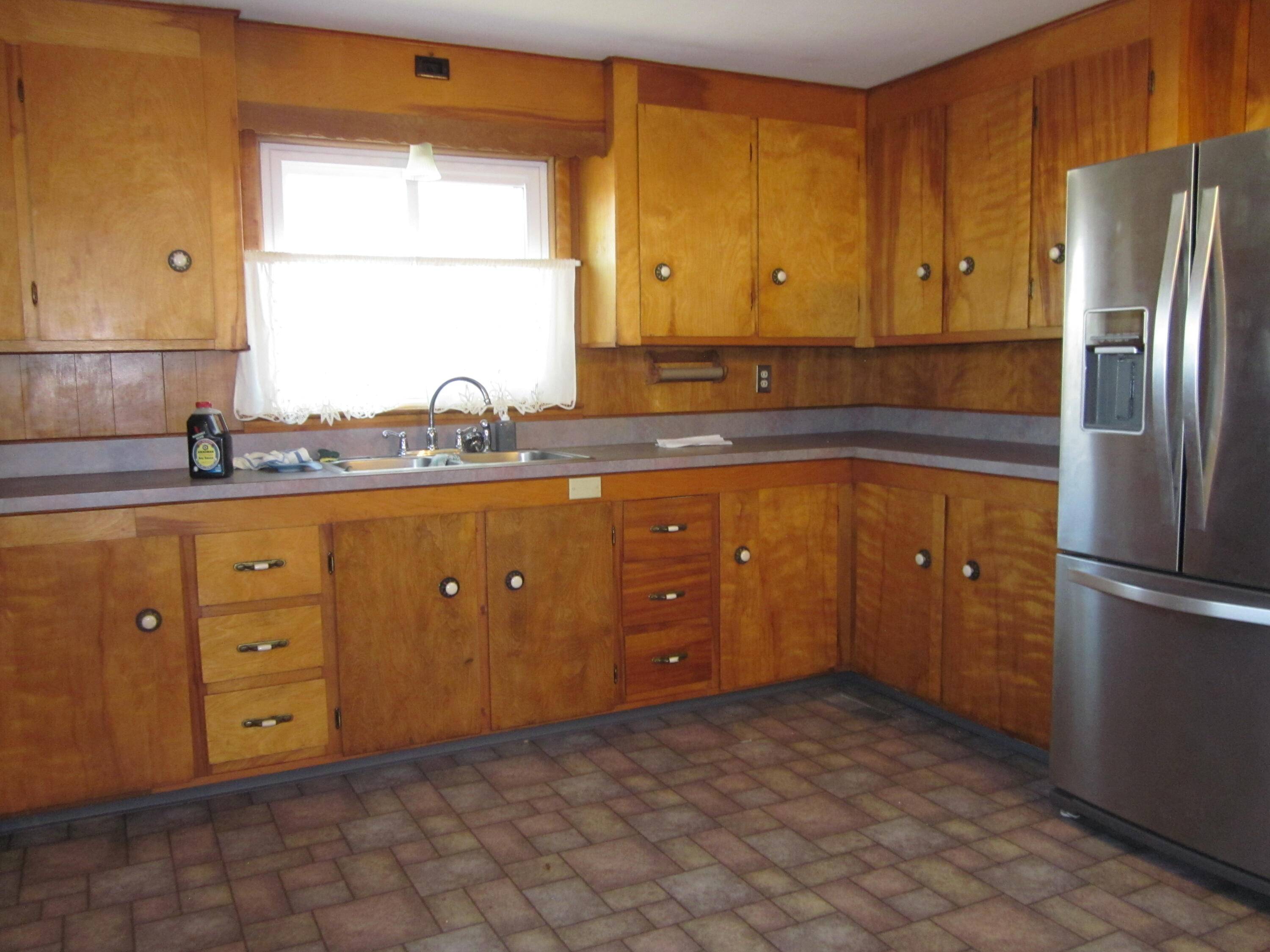 Bangor, MI 49013,12 E Douglas ST