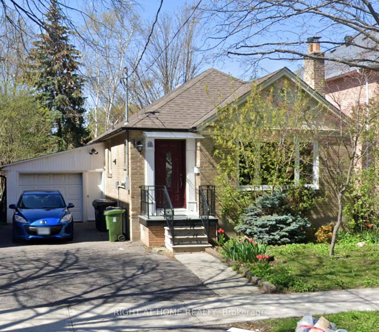 Toronto C14, ON M2M 2M7,36 Newton DR