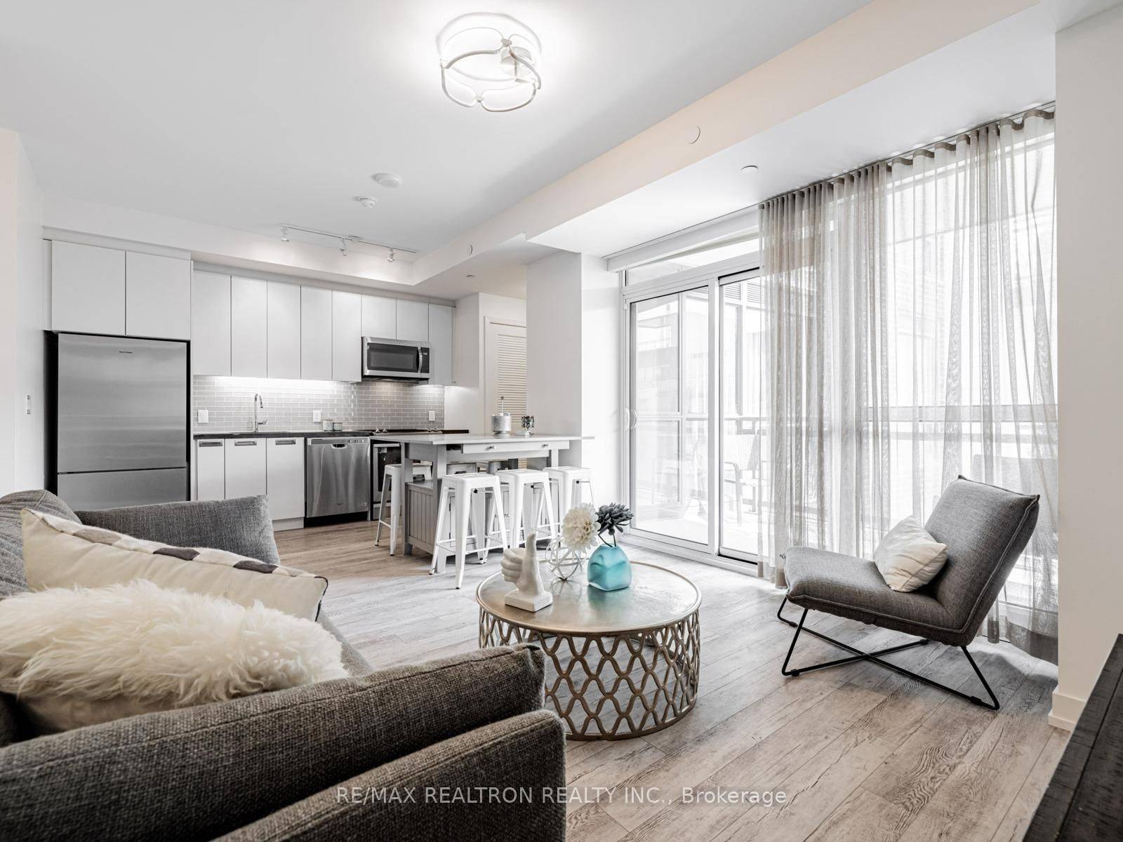 Innisfil, ON L9S 0J4,271 Sea Ray AVE #B303