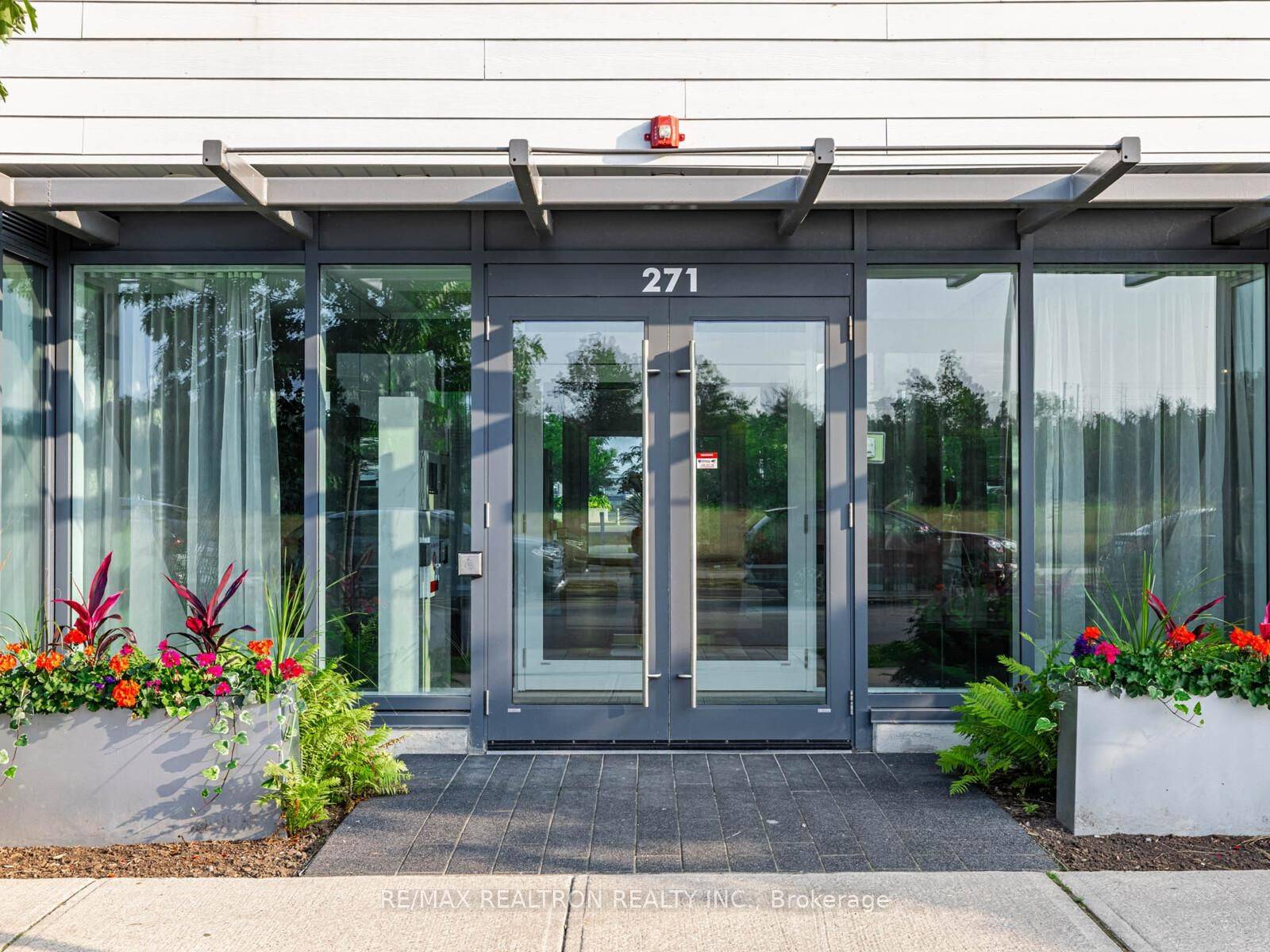 Innisfil, ON L9S 0J4,271 Sea Ray AVE #B303