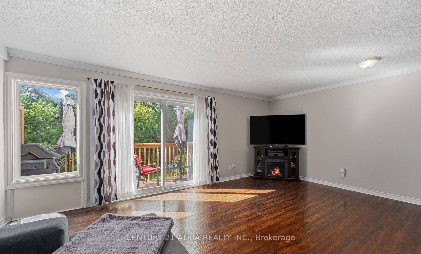 Aurora, ON L4G 3M2,299 Milestone CRES #239