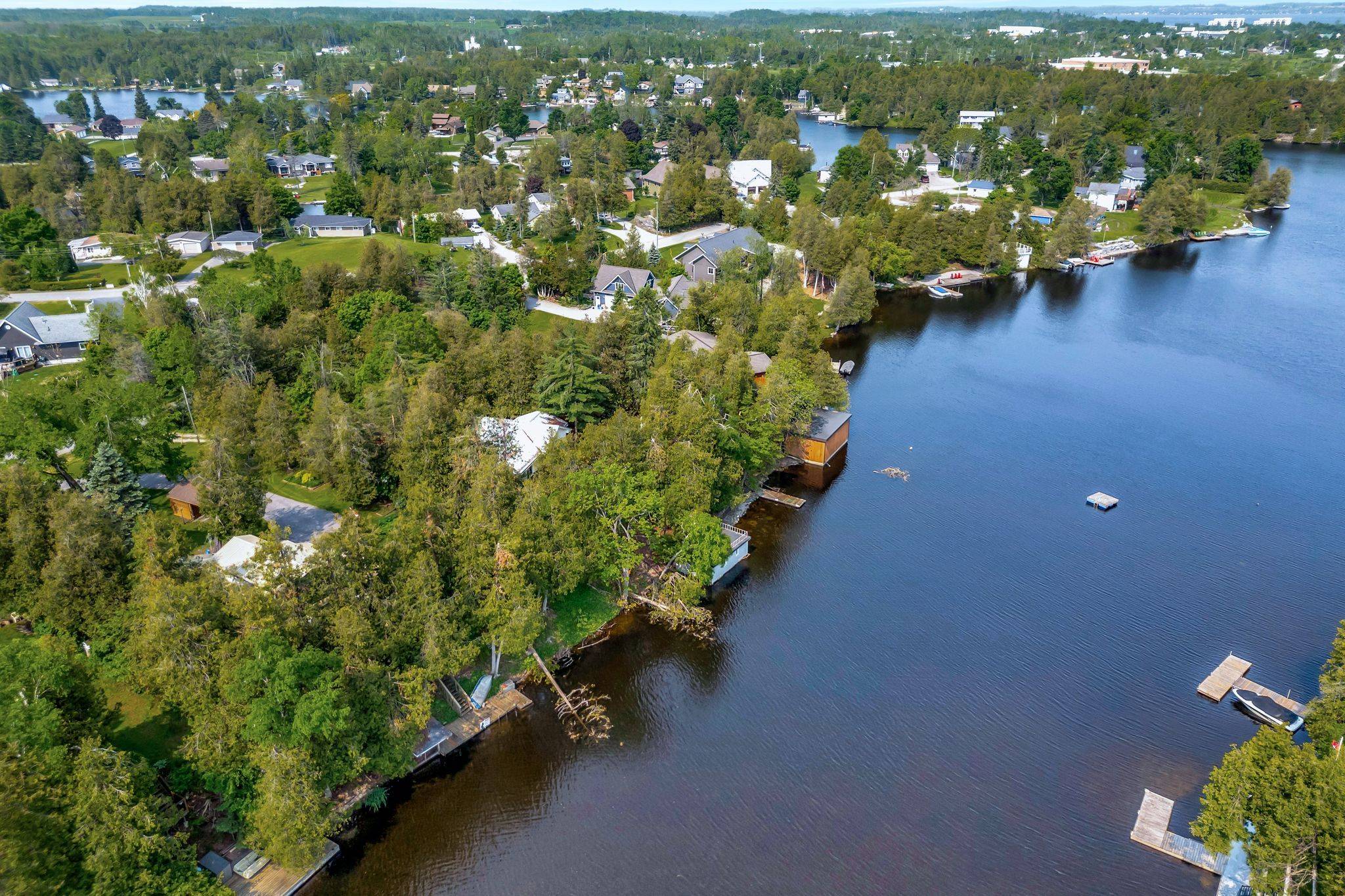 Kawartha Lakes, ON K0M 1N0,14 Wychwood DR E