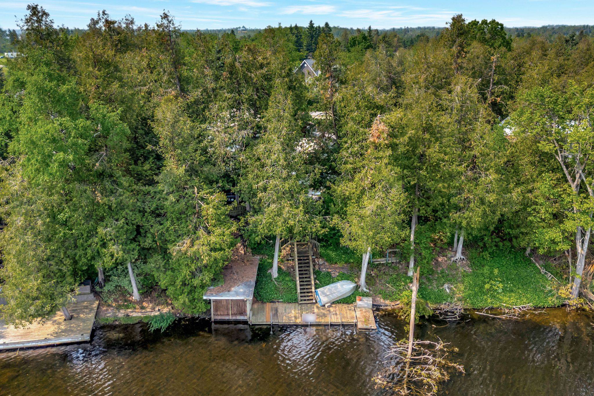 Kawartha Lakes, ON K0M 1N0,14 Wychwood DR E