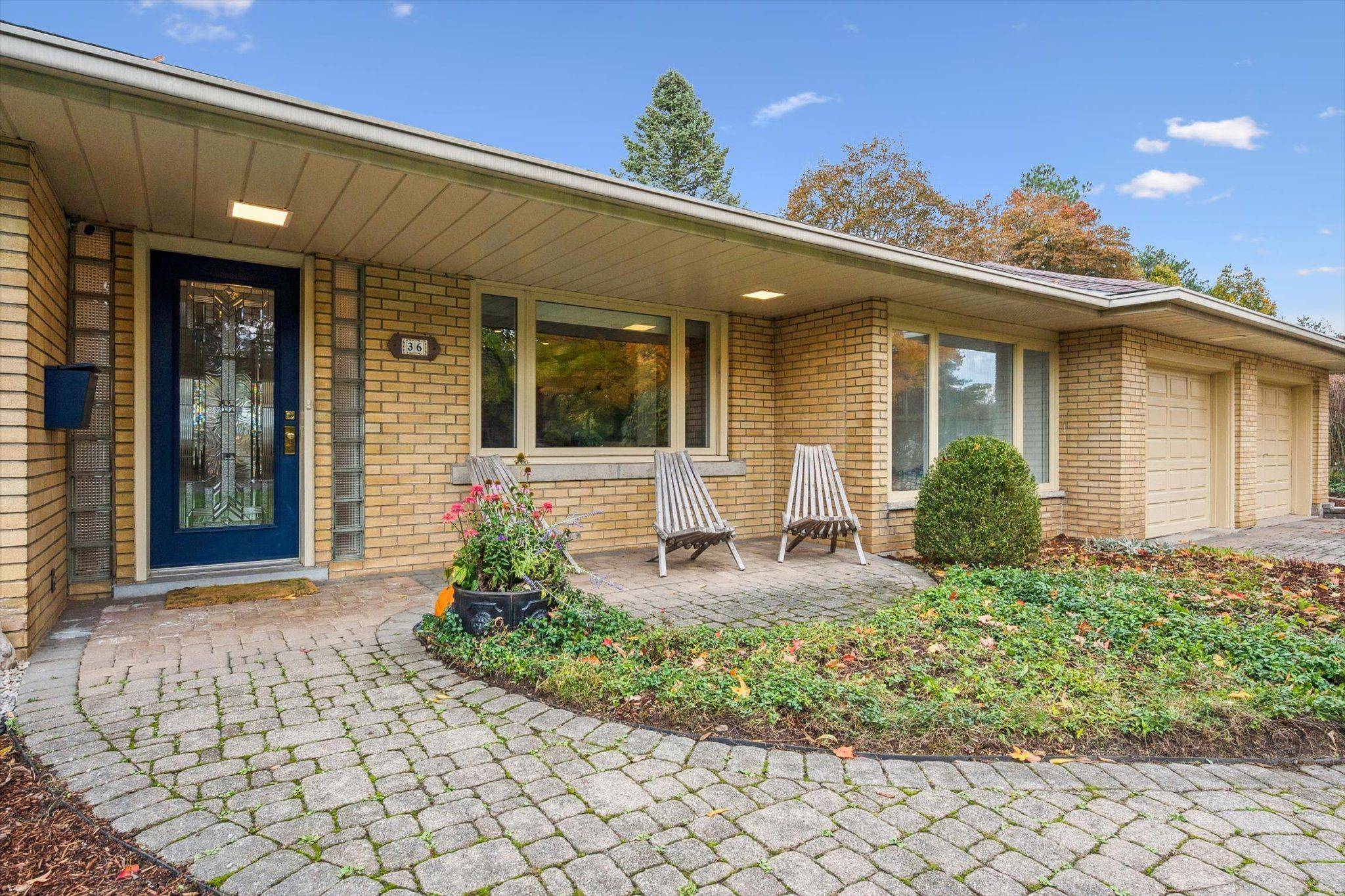 Guelph, ON N1G 1J6,36 Harcourt DR