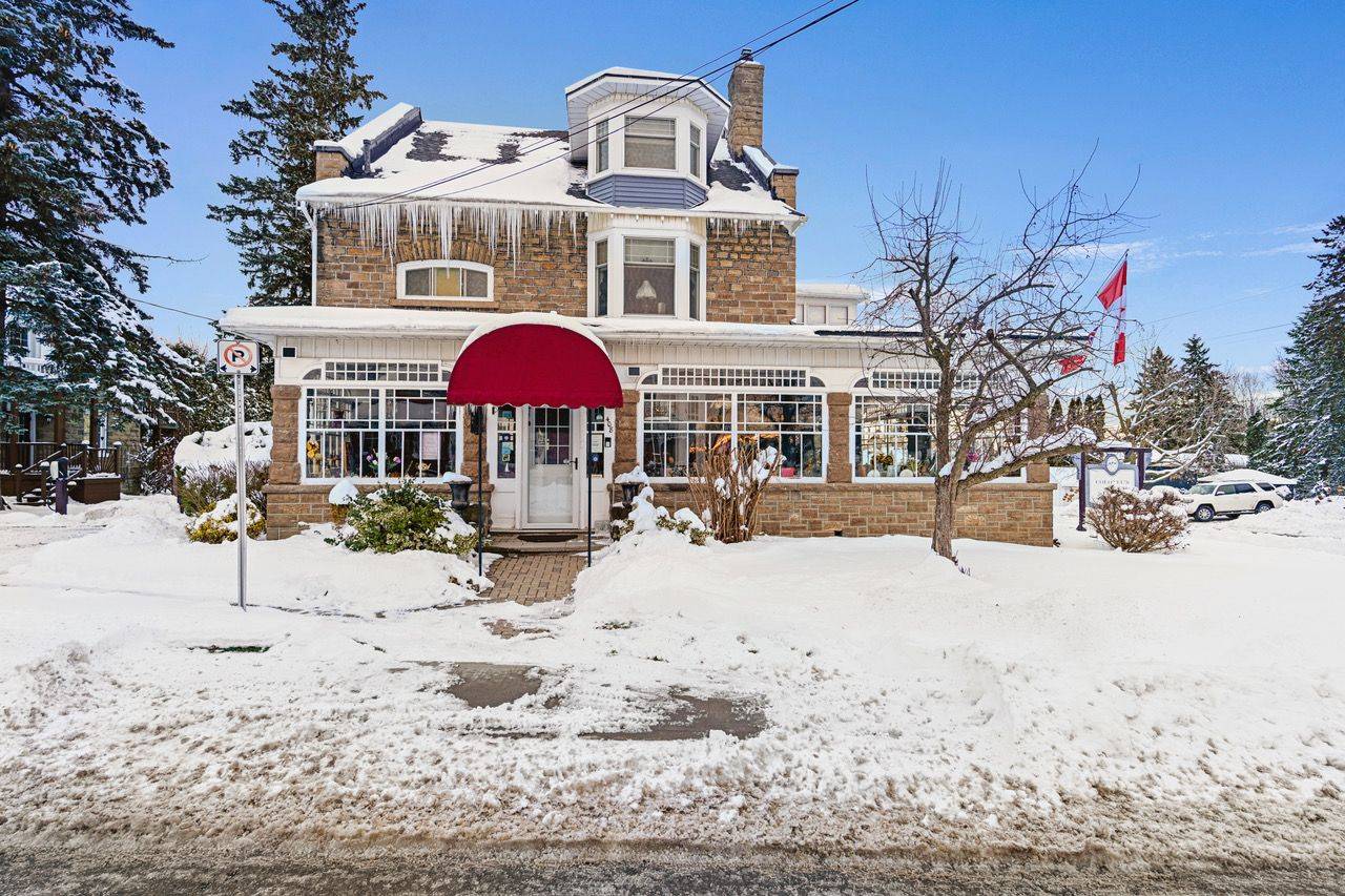 Prescott, ON K0E 1T0,408 East ST