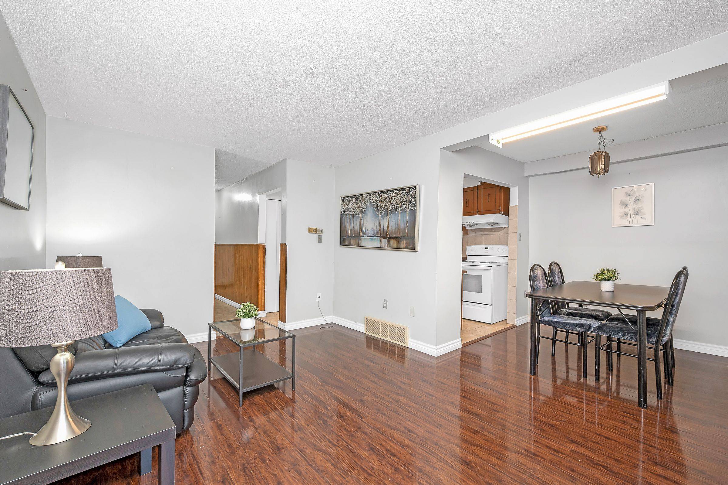 Hamilton, ON L8K 6J1,100 Quigley RD #124