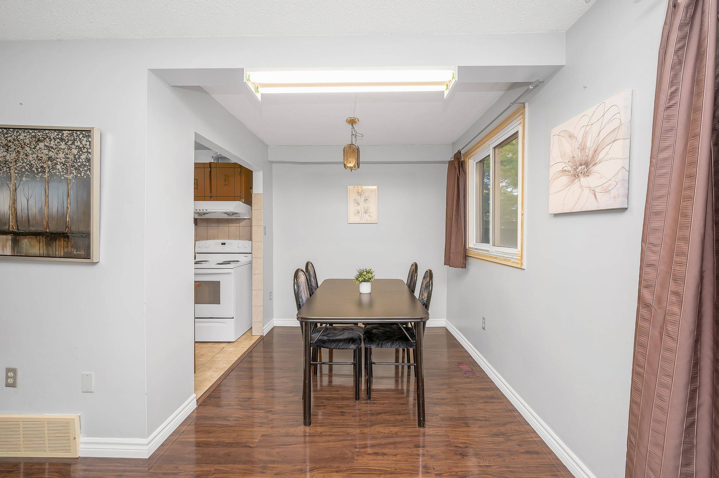 Hamilton, ON L8K 6J1,100 Quigley RD #124