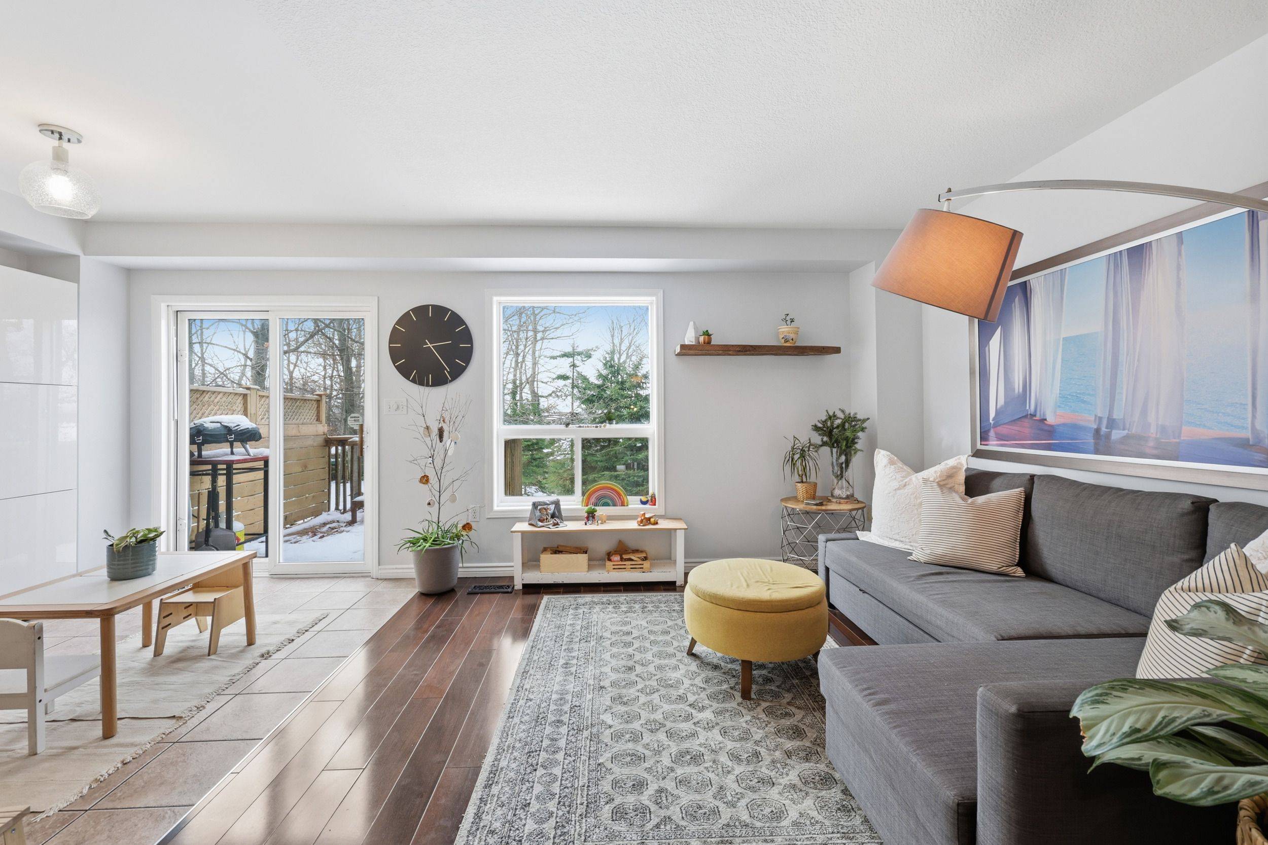 Hamilton, ON L8J 3W5,348 Highland RD W #5