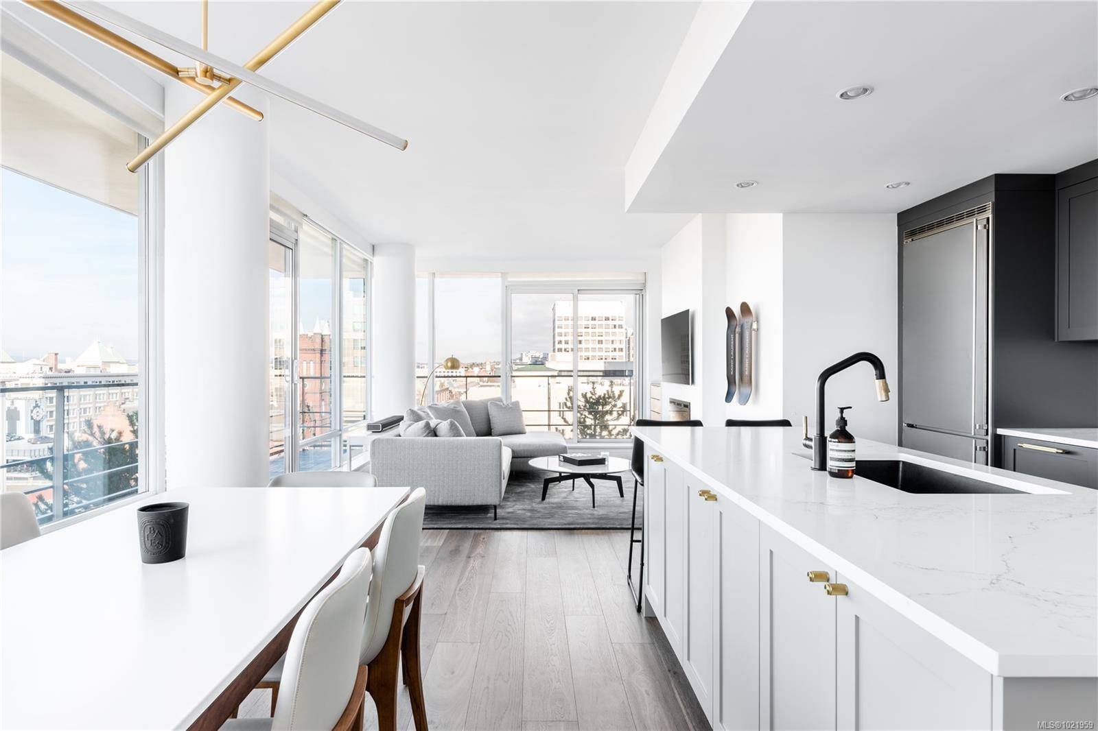 Victoria, BC V8W 0A9,707 Courtney St #1105