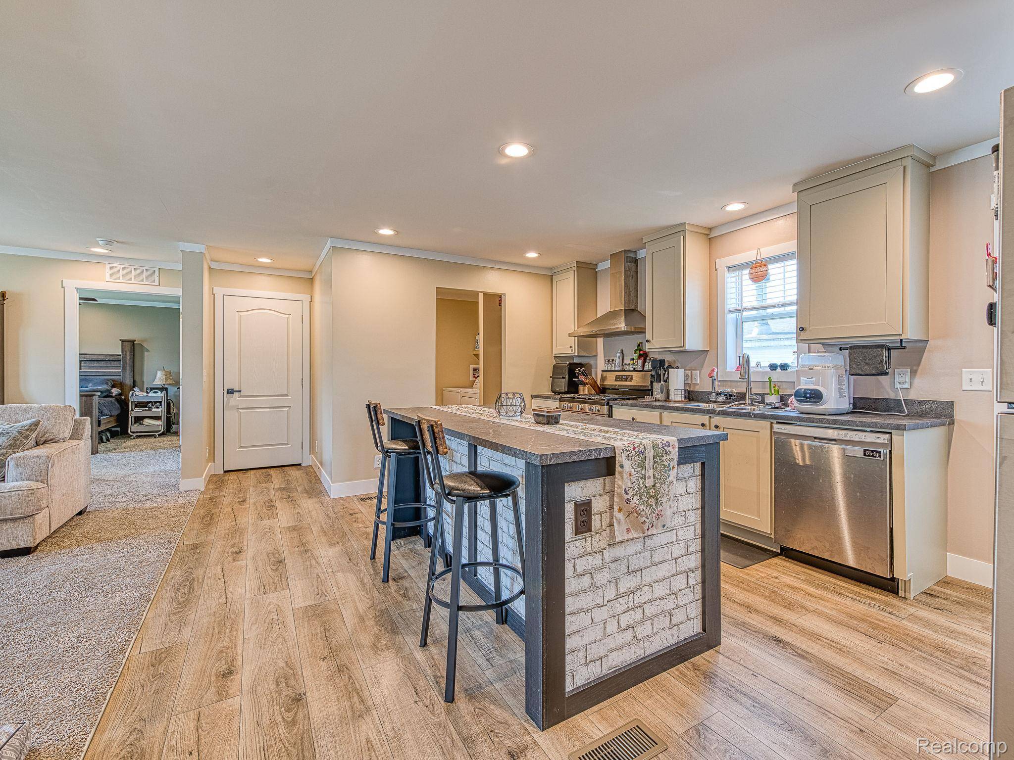 Belleville, MI 48111,501 Washington