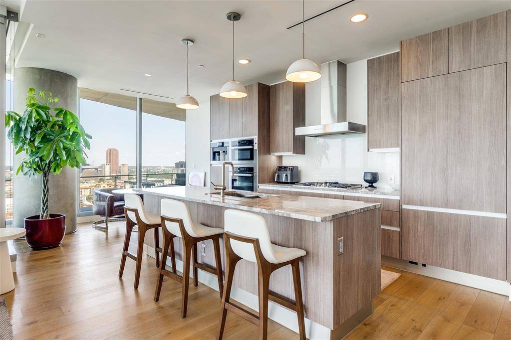 Dallas, TX 75201,3130 N Harwood Street #2304