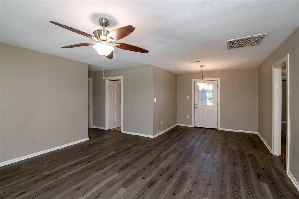 Terrell, TX 75160,207 Hackberry Street