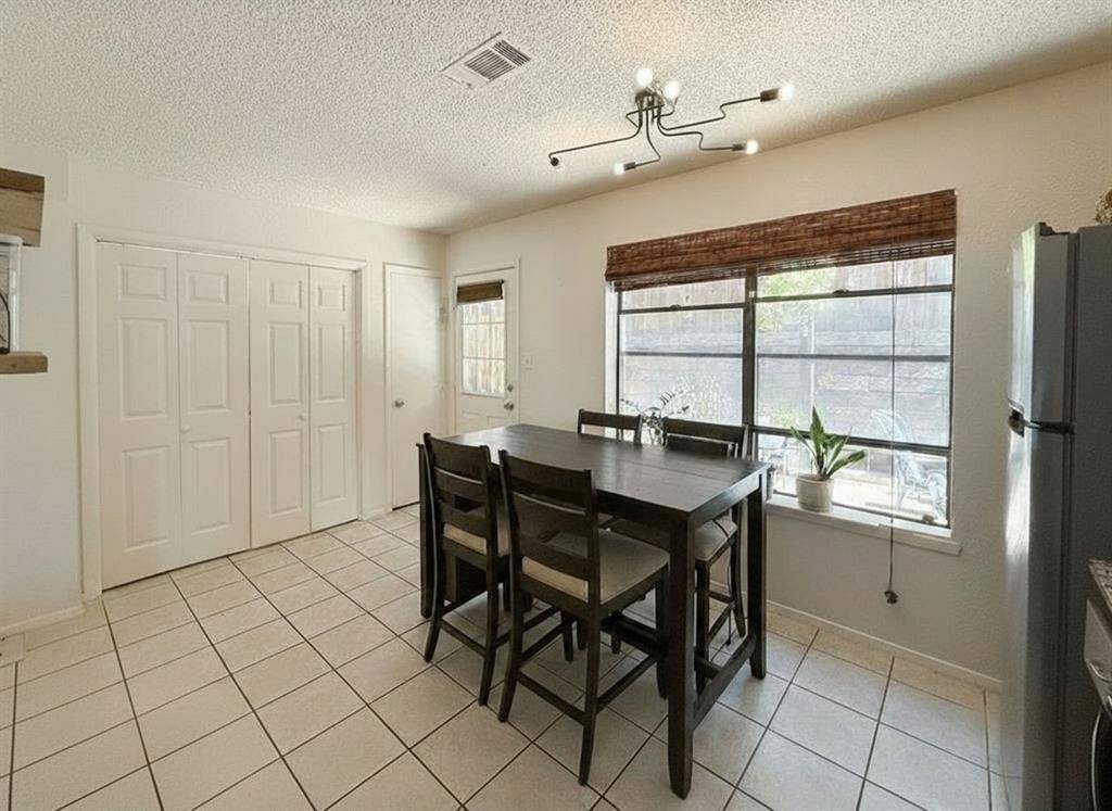 Denton, TX 76205,1237 Dallas Drive