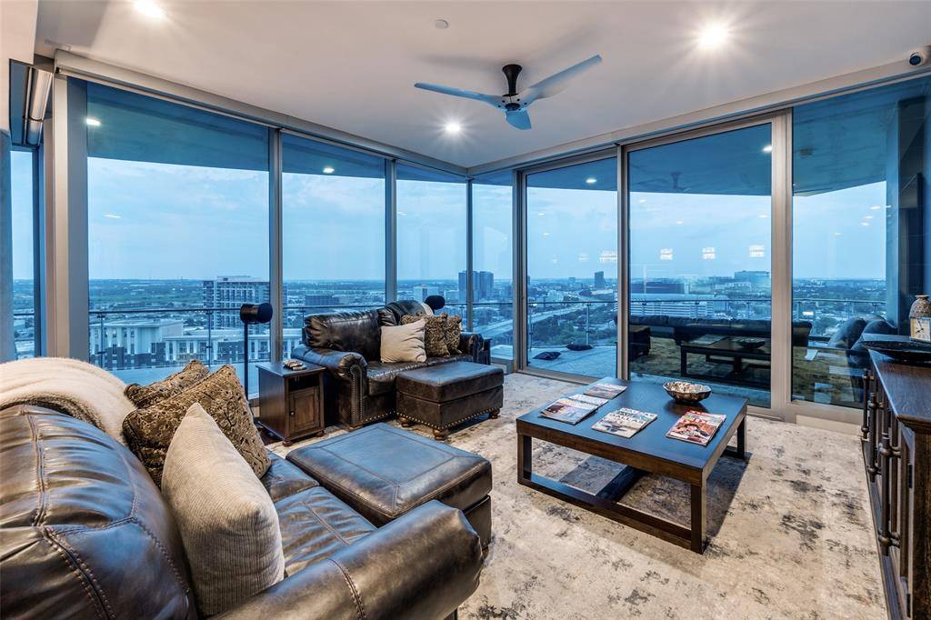 Dallas, TX 75201,3130 N Harwood Street #1903