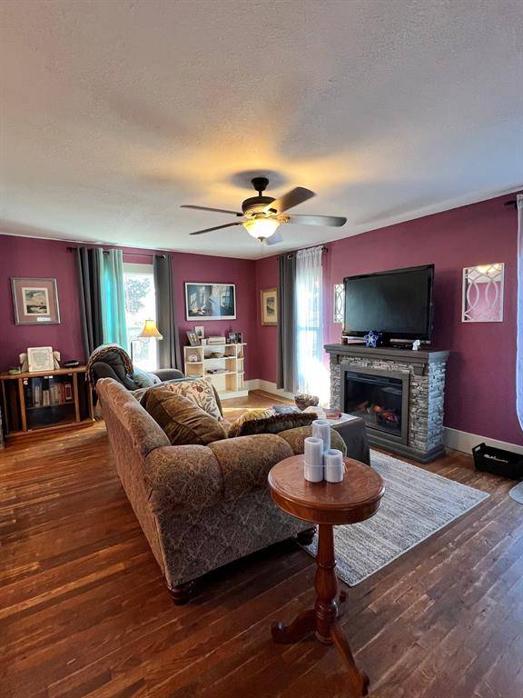 Comanche, TX 76442,700 E Highland Avenue