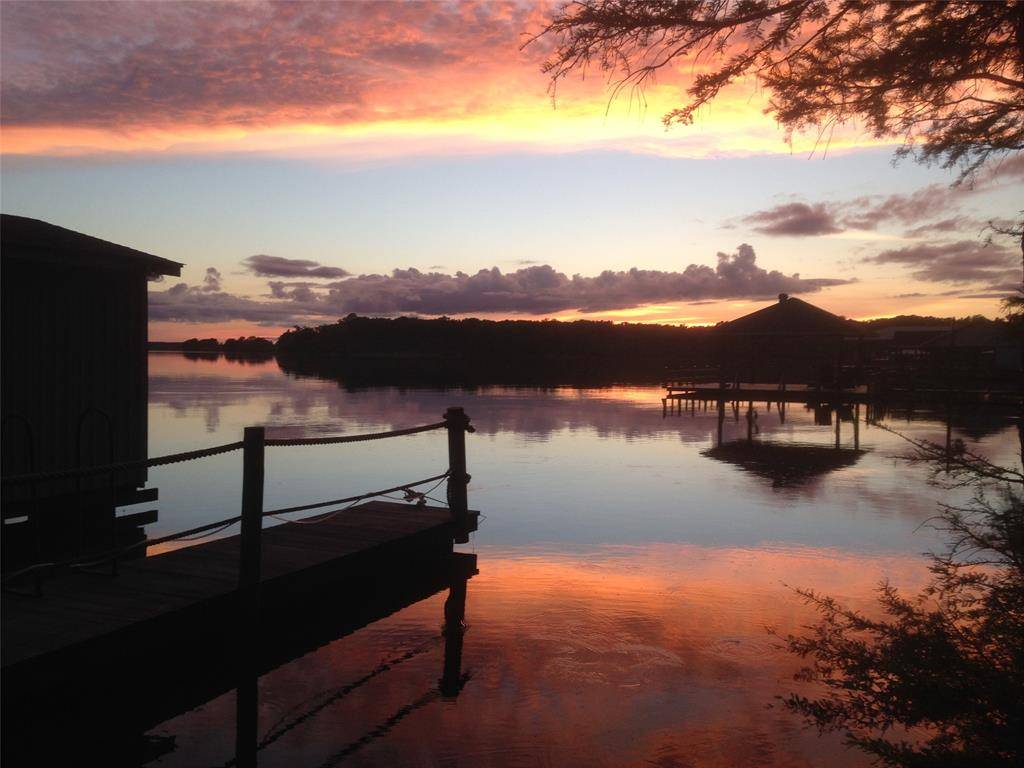 Shreveport, LA 71107,6499 N Lakeshore Drive