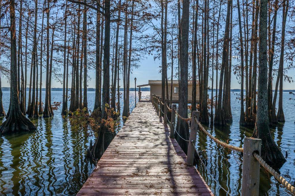 Shreveport, LA 71107,6499 N Lakeshore Drive