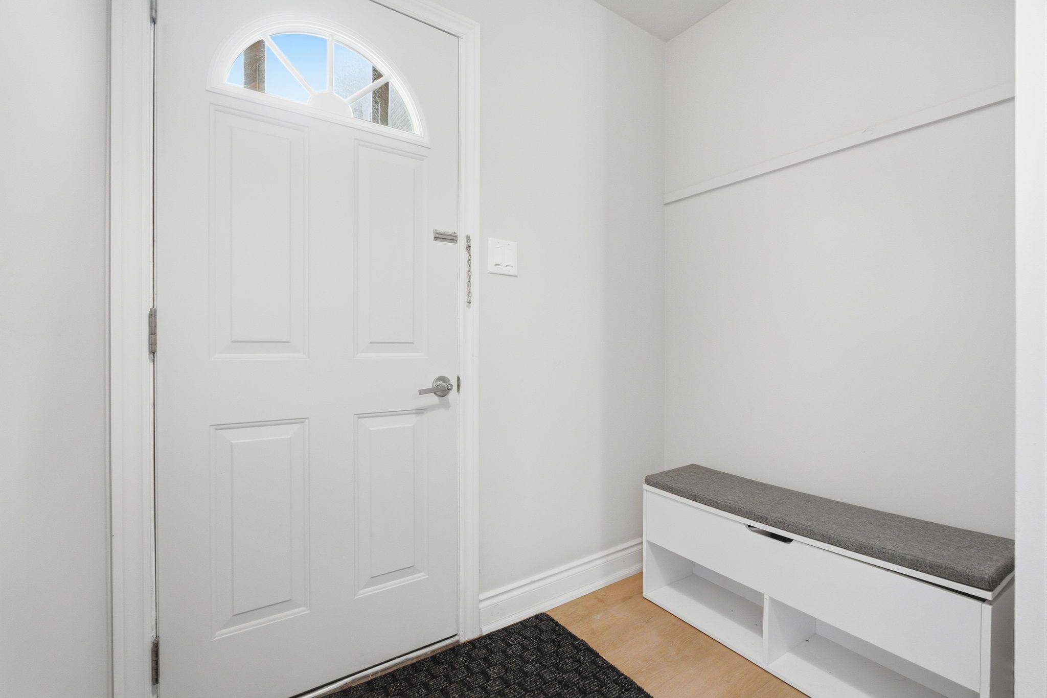 Toronto C15, ON M2J 4N2,24 Rock Fern WAY