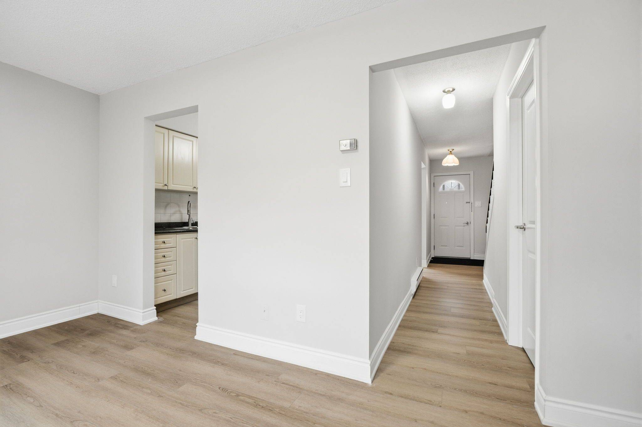 Toronto C15, ON M2J 4N2,24 Rock Fern WAY