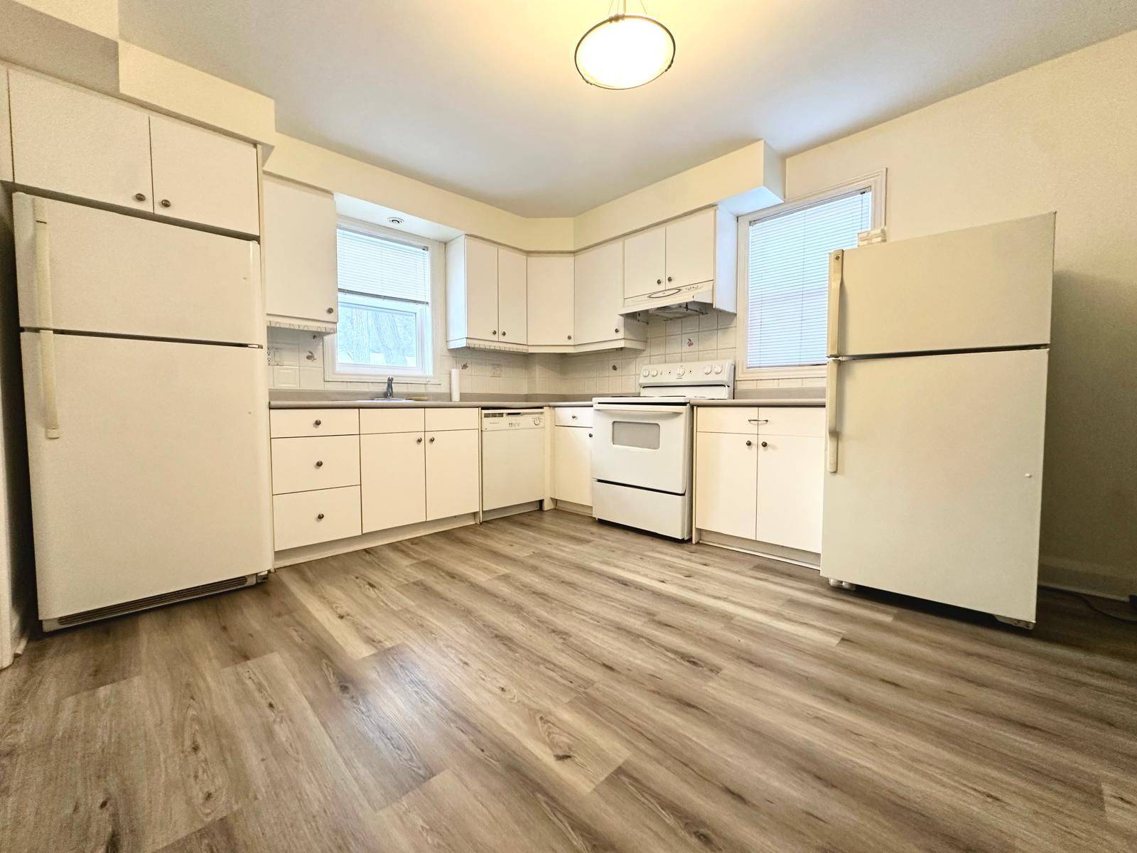 Toronto C14, ON M2N 4R3,62 Finch AVE E