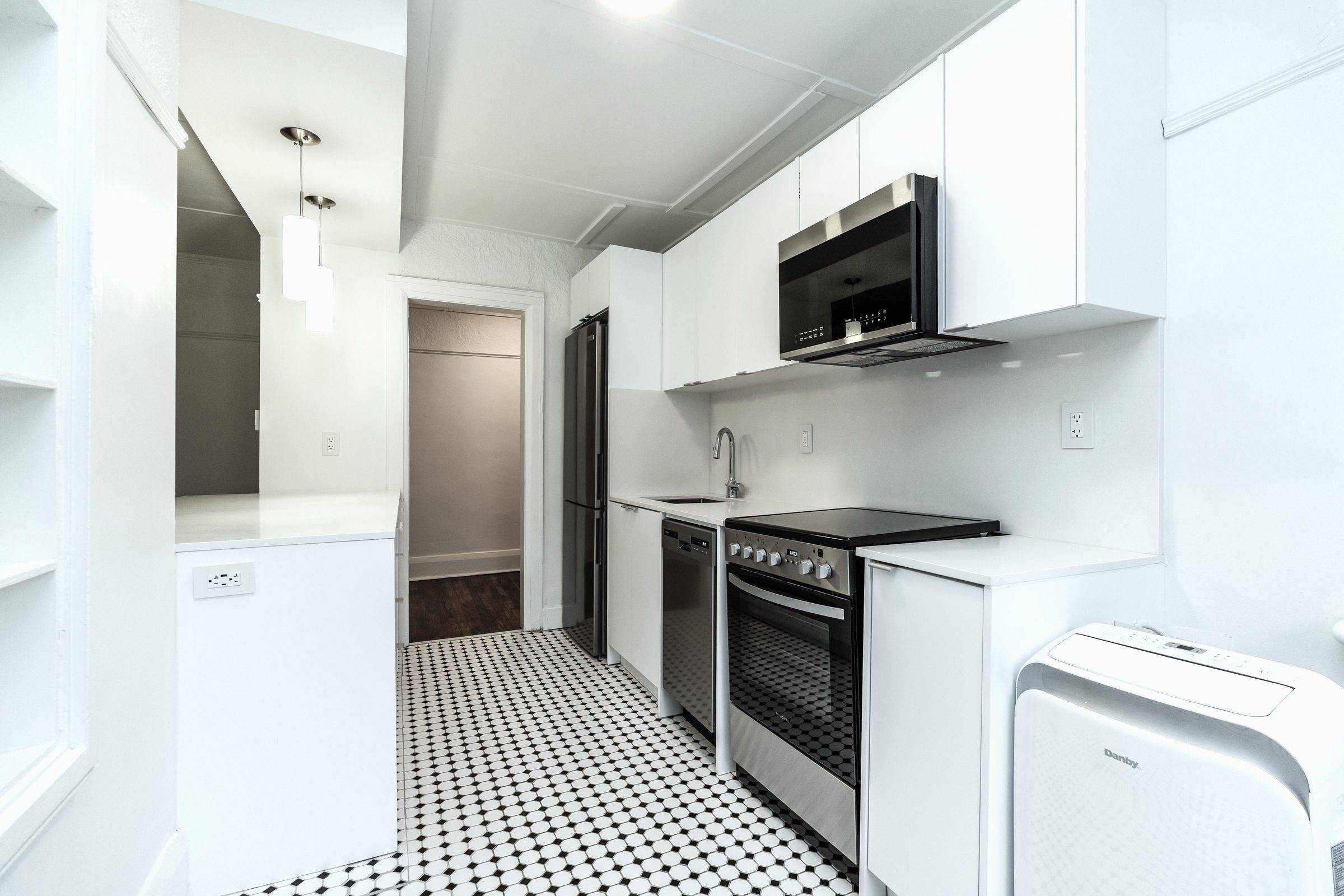 Toronto C03, ON M6C 2M1,100 Vaughan RD #18