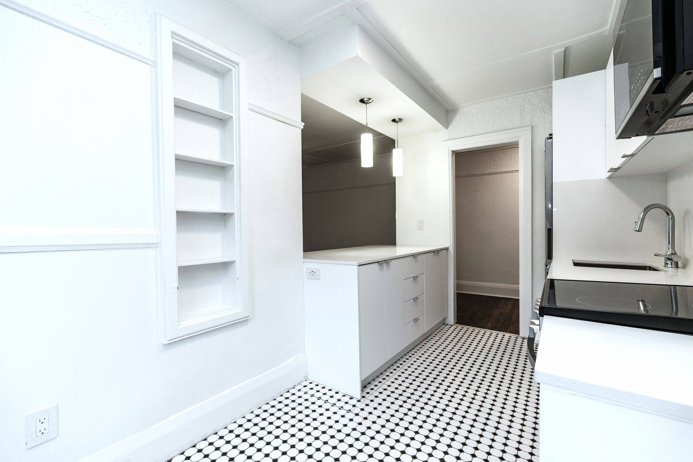 Toronto C03, ON M6C 2M1,100 Vaughan RD #18