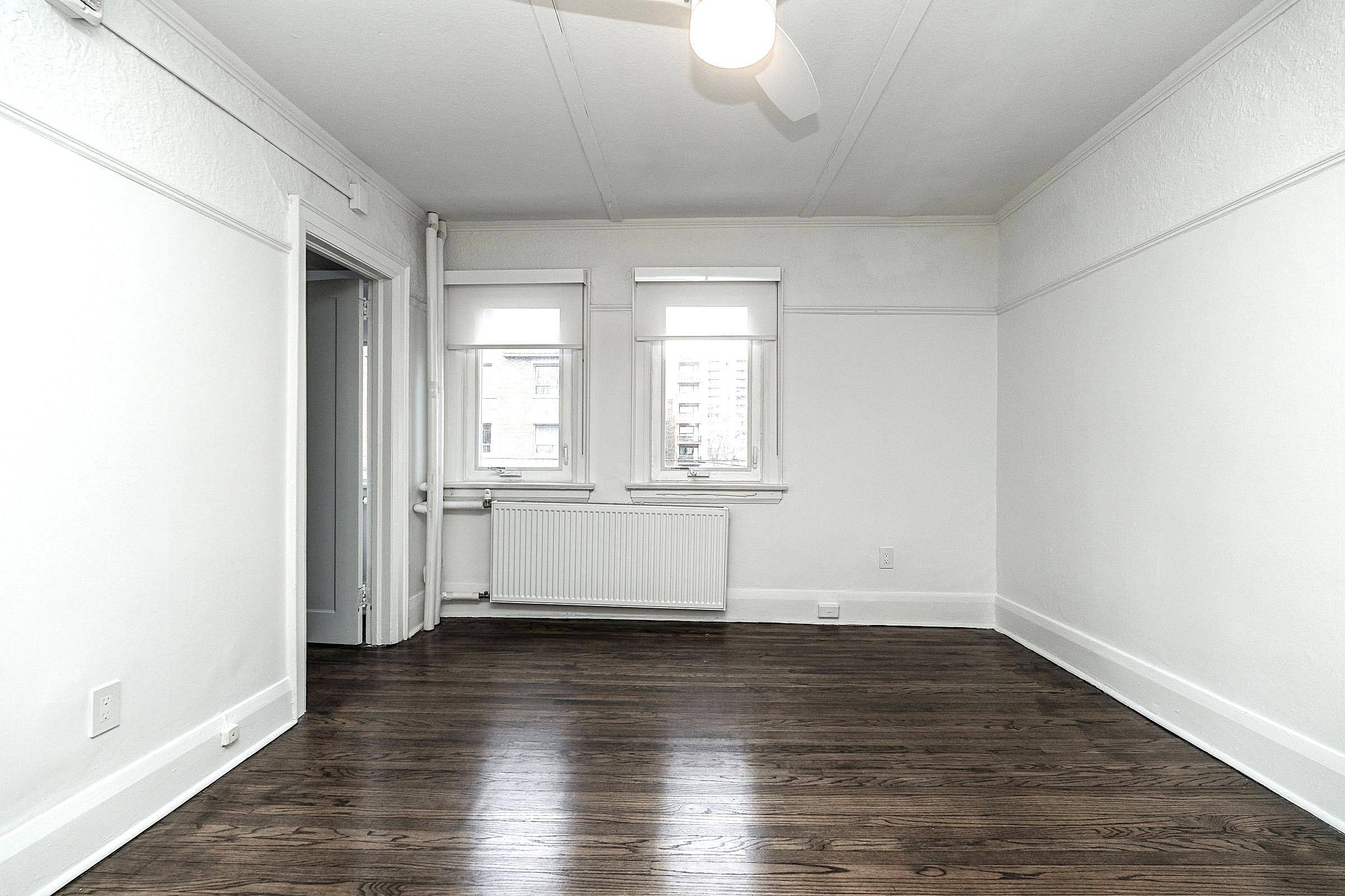 Toronto C03, ON M6C 2M1,100 Vaughan RD #18