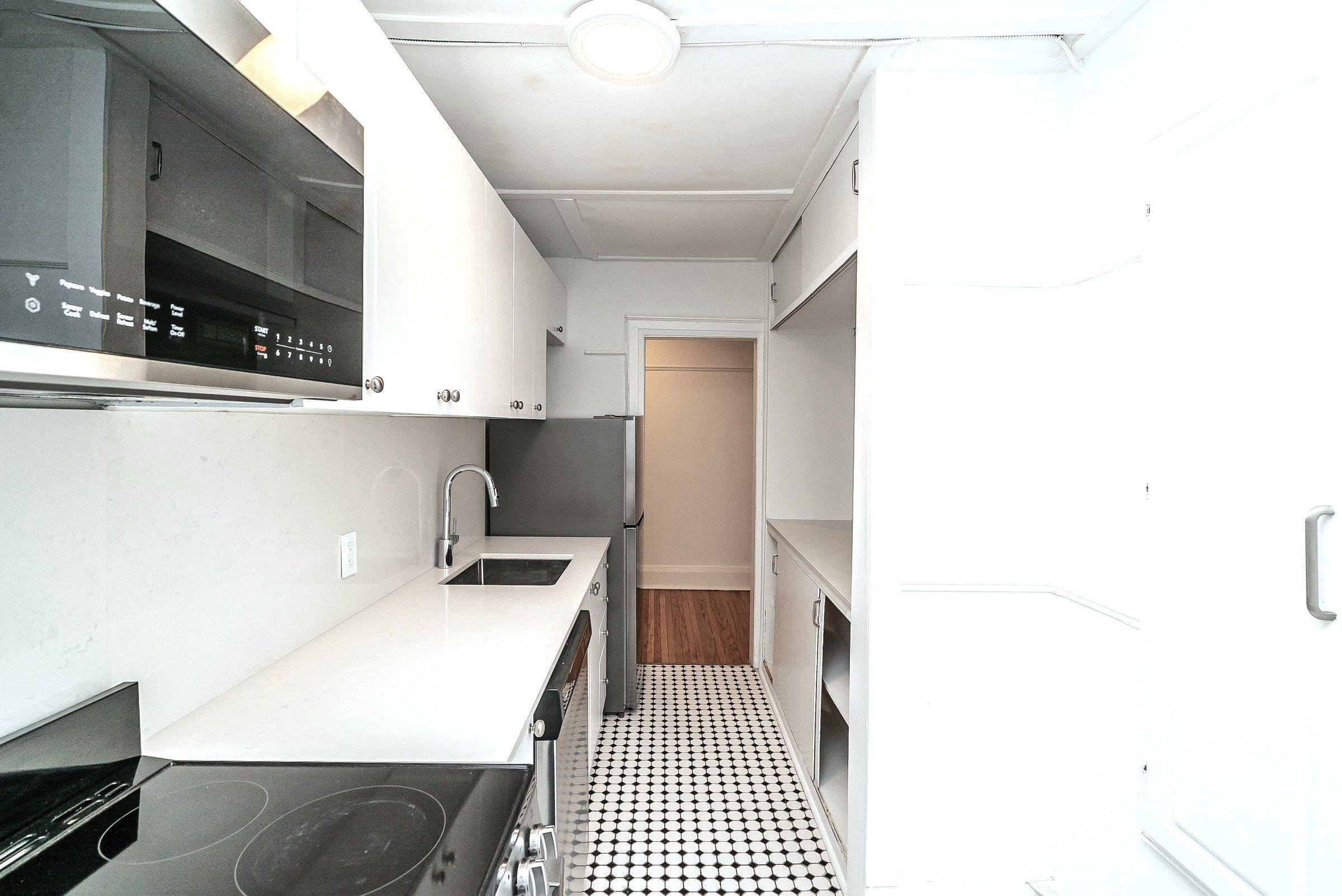 Toronto C03, ON M6C 2M1,100 Vaughan RD #17