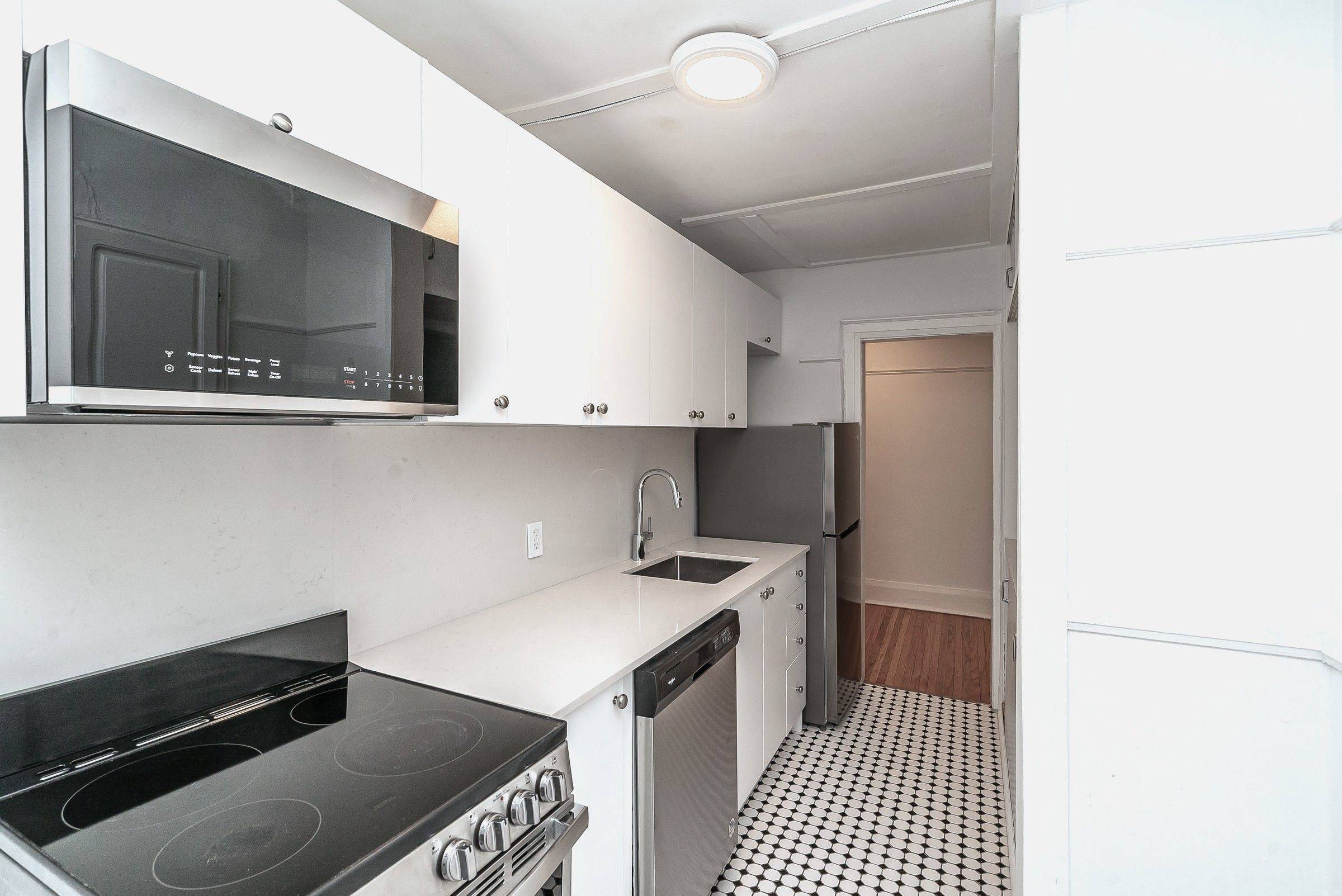 Toronto C03, ON M6C 2M1,100 Vaughan RD #17