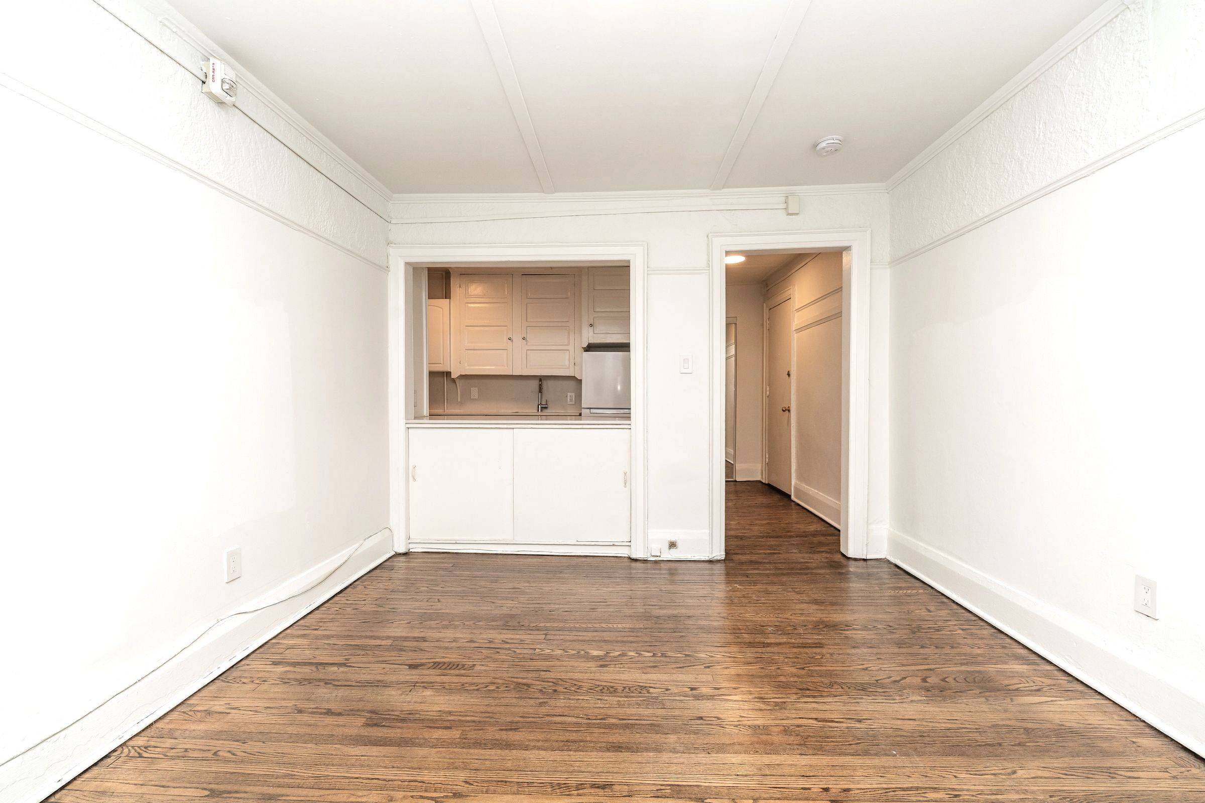 Toronto C03, ON M6C 2M1,100 Vaughan RD #1