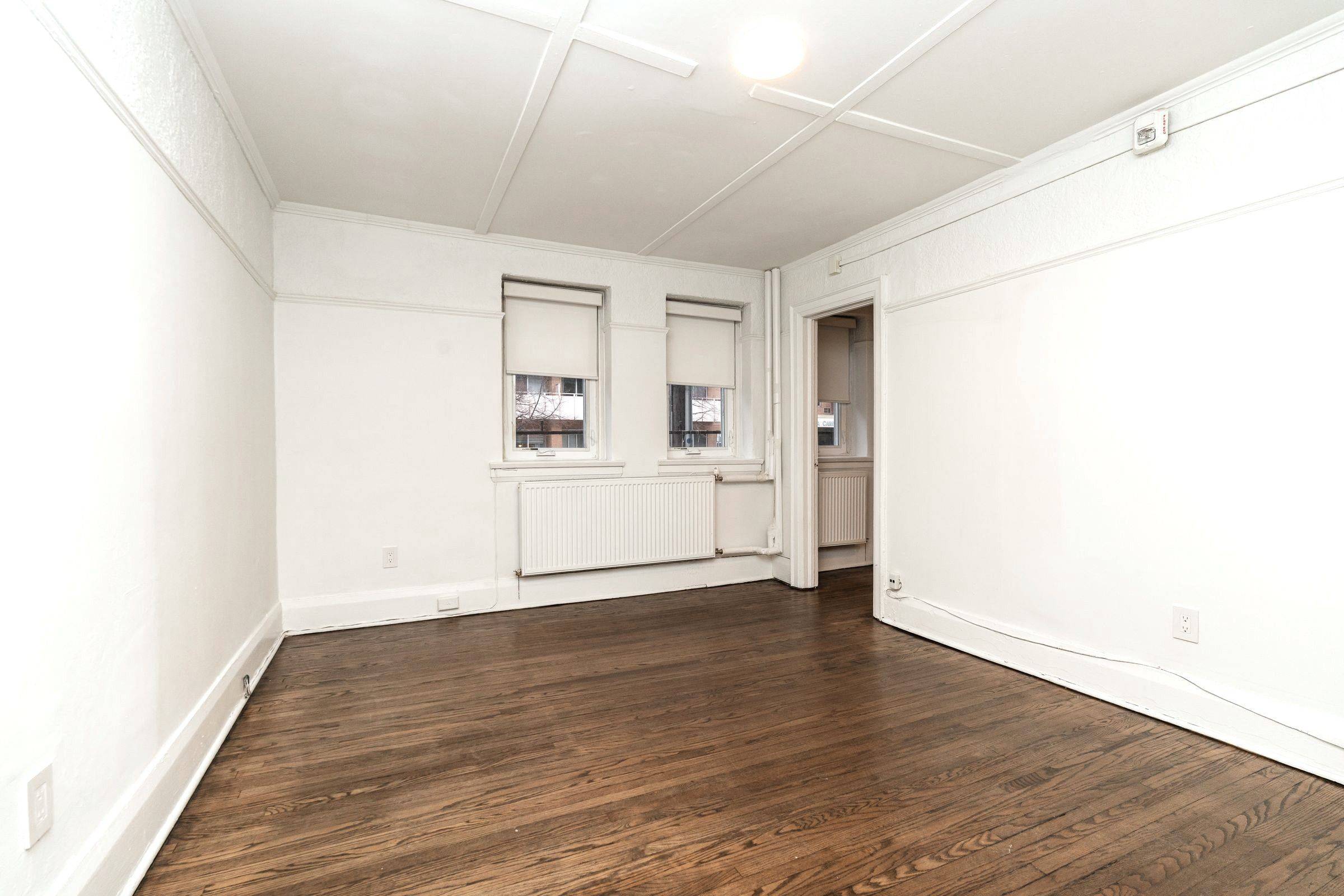 Toronto C03, ON M6C 2M1,100 Vaughan RD #1