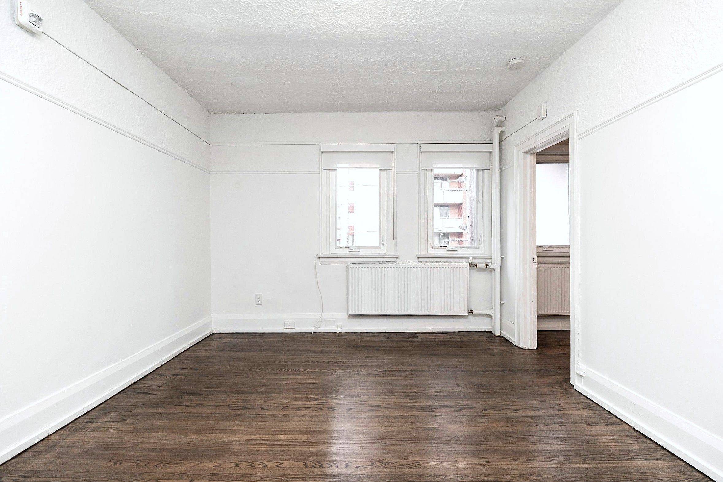 Toronto C03, ON M6C 2M1,100 Vaughan RD #25