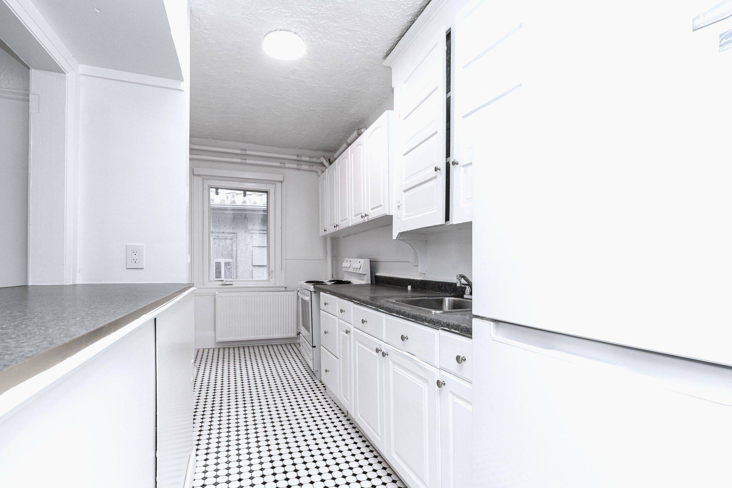 Toronto C03, ON M6C 2M1,100 Vaughan RD #25