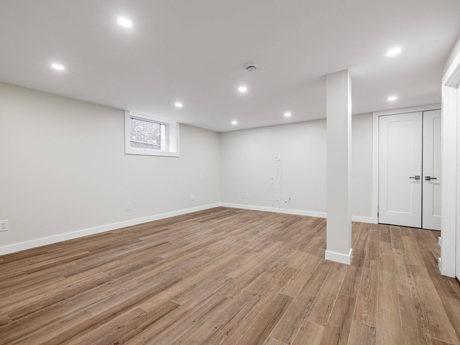 Toronto C04, ON M5M 4A9,2103 Avenue RD #BSMT