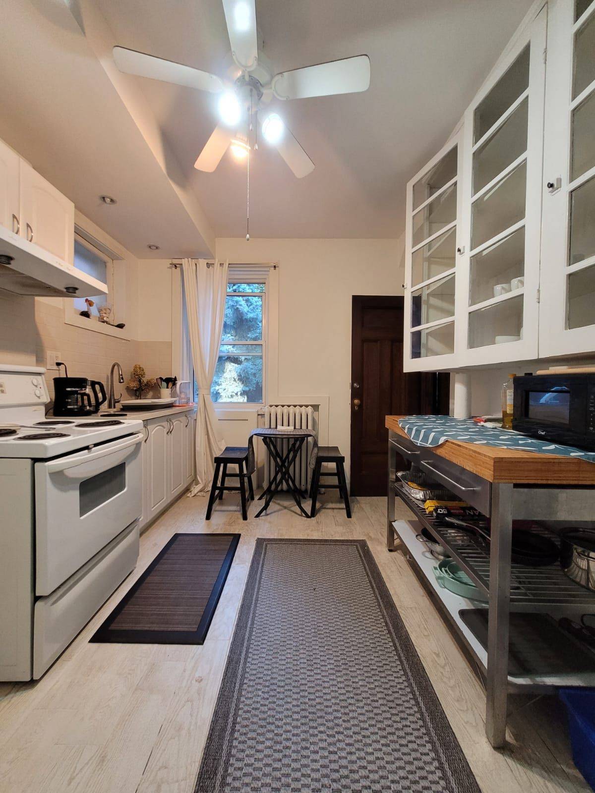 Toronto C01, ON M6G 2N5,335 Palmerston BLVD #Back Studio Apartment