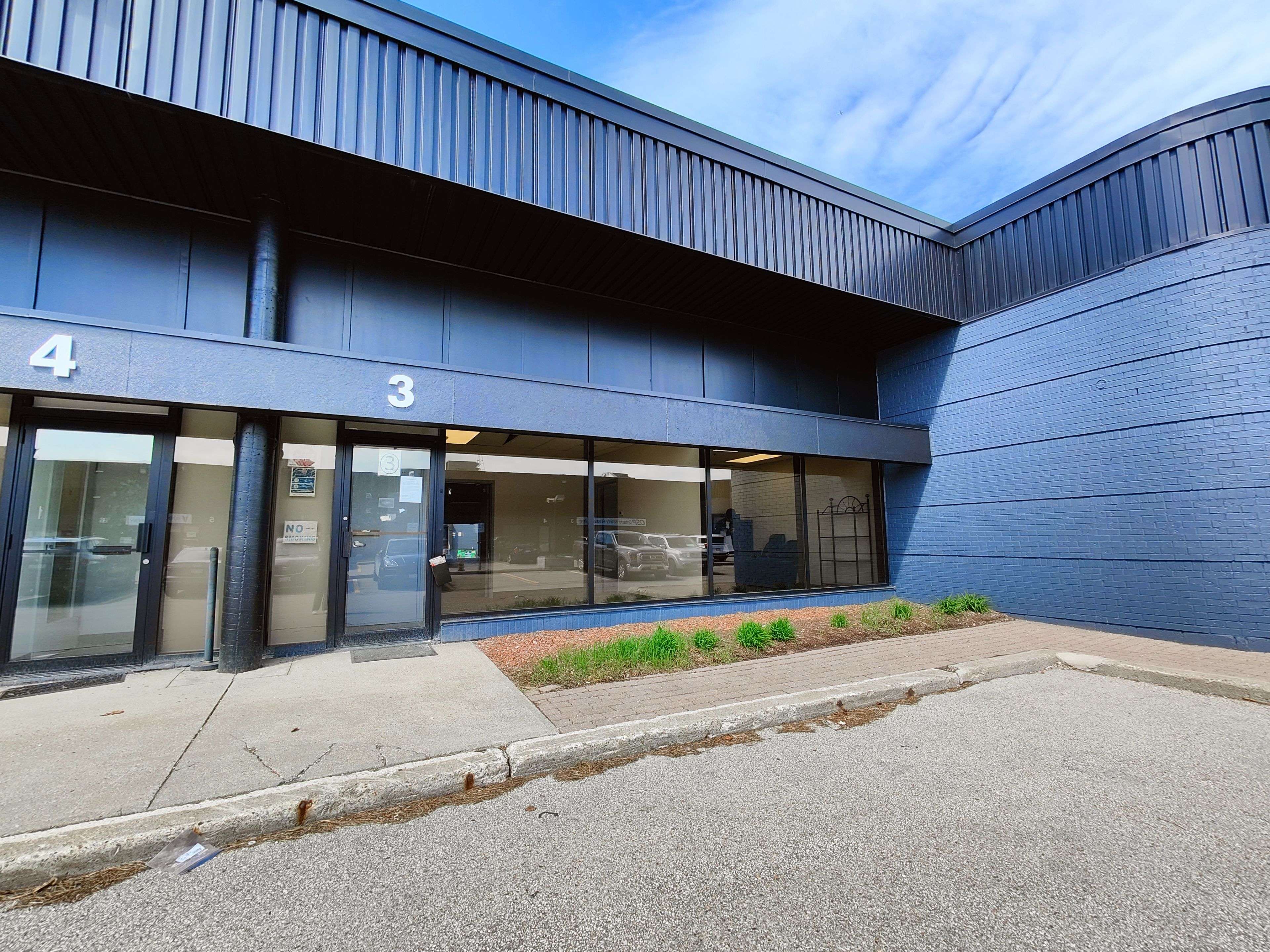 Toronto E11, ON M1B 2K4,445 Milner AVE #3