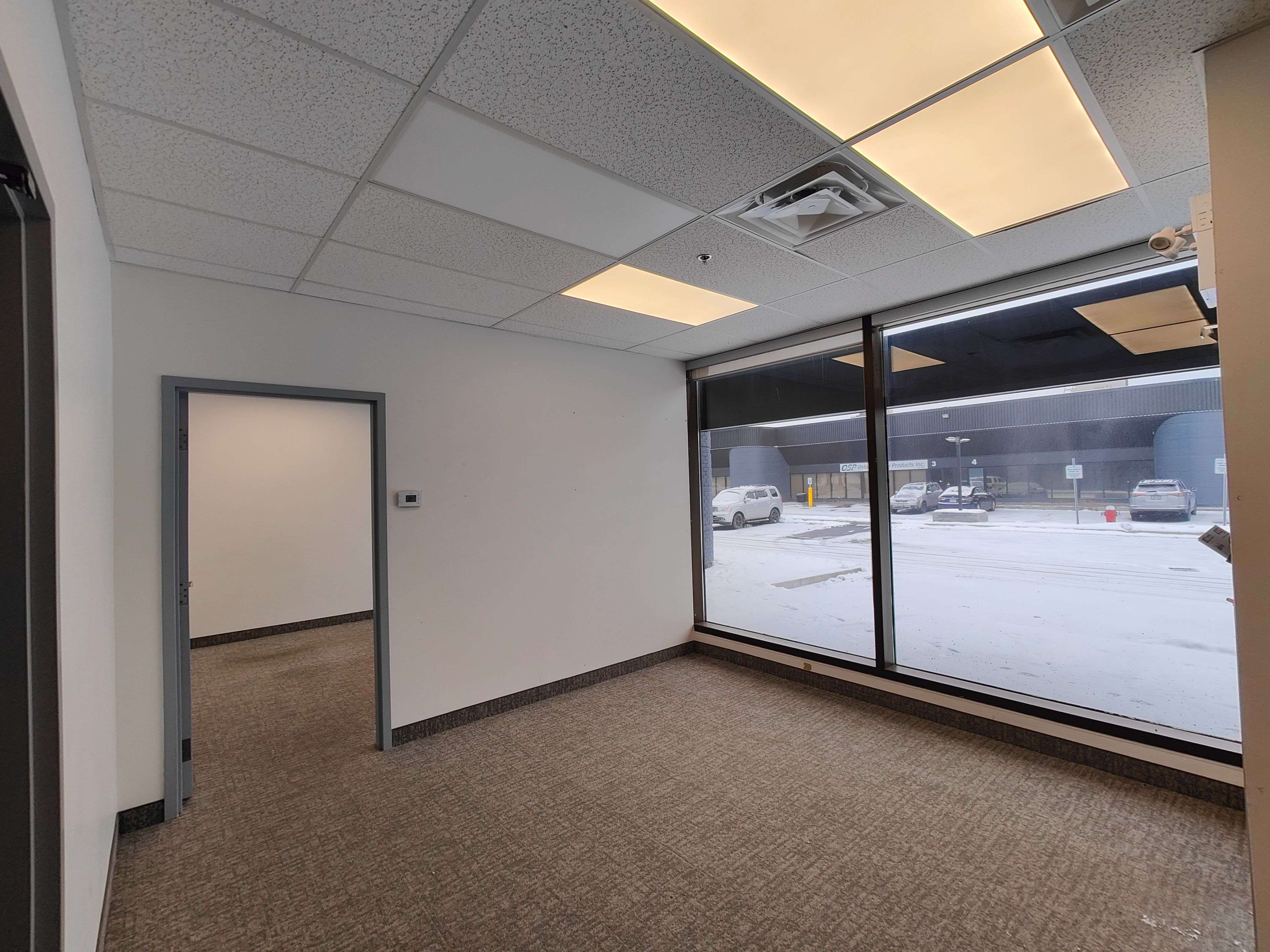 Toronto E11, ON M1B 2K4,445 Milner AVE #3