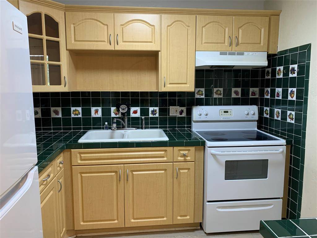 Margate, FL 33063,7805 W Atlantic Blvd #101