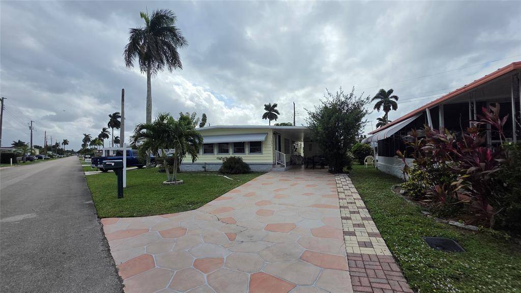 Davie, FL 33324,1931 SW 85th Ave