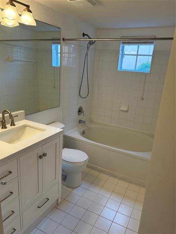 Sunny Isles Beach, FL 33160,17150 N Bay Rd #2519