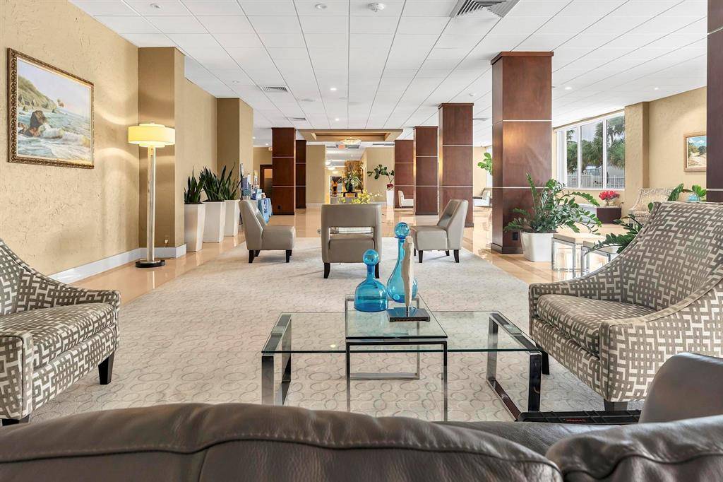 Fort Lauderdale, FL 33308,4250 Galt Ocean Dr #8A